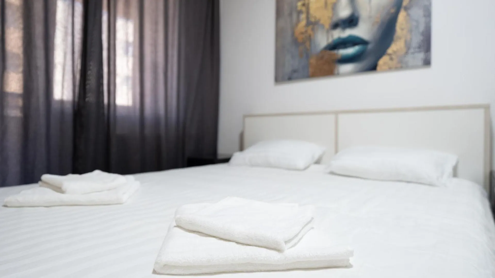 Luno Apartment Bükreş 0*,